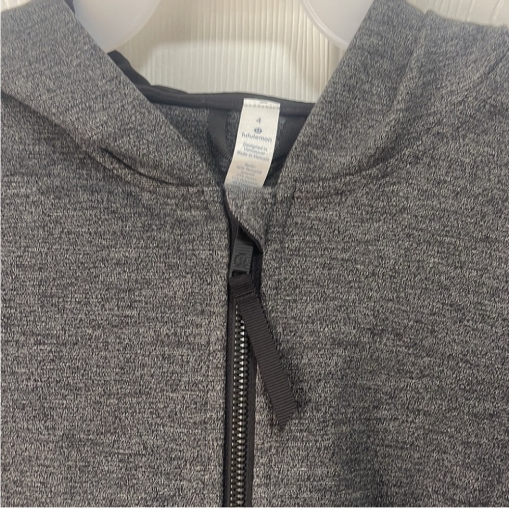 Lululemon City Trek Jacket in Heathered Black Size 4 - Picture 2 of 9